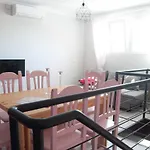 De La Parte Antigua De Apartment Caces