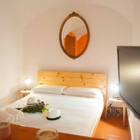 De La Parte Antigua De Apartment Caceres