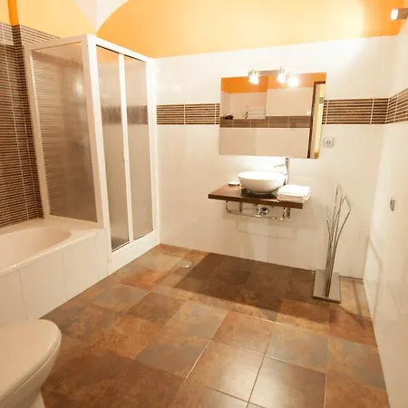 De La Parte Antigua De Apartment Caceres