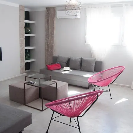 Appartement De La Parte Antigua De *