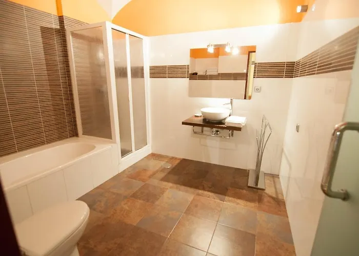 De La Parte Antigua De Apartment Caceres